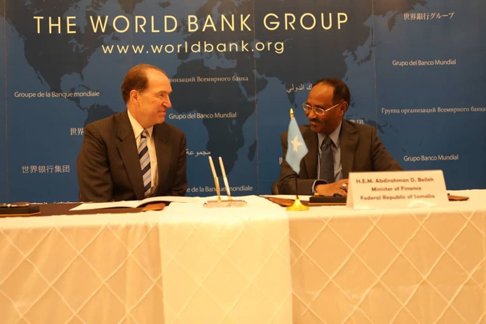 DAAWO: Wasiirka Maaliyadda oo sharxaya kulamadii uu la qaatay Madaxda Bangiga adduunka