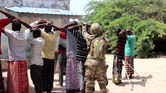 Ciidamada Xoogga dalka oo howlgallo baaritaanno ah kawada deegaanno ay shalay la wareegeen (Daawo Sawirrada)