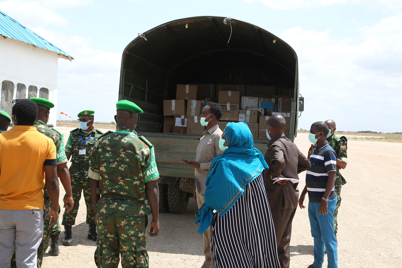 AMISOM oo deeq daawo ah gaarsiisay Hirshabeelle+Sawirro