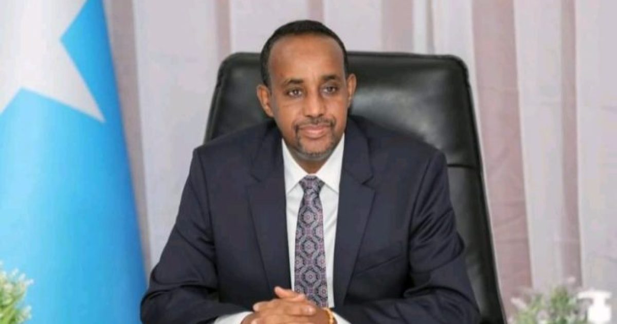 R/W Rooble oo u hambalyeey Gudiyadda Doorashooyinka iyo xubnaha Golaha shacabka ee lagu soo doortay Ceelwaaq