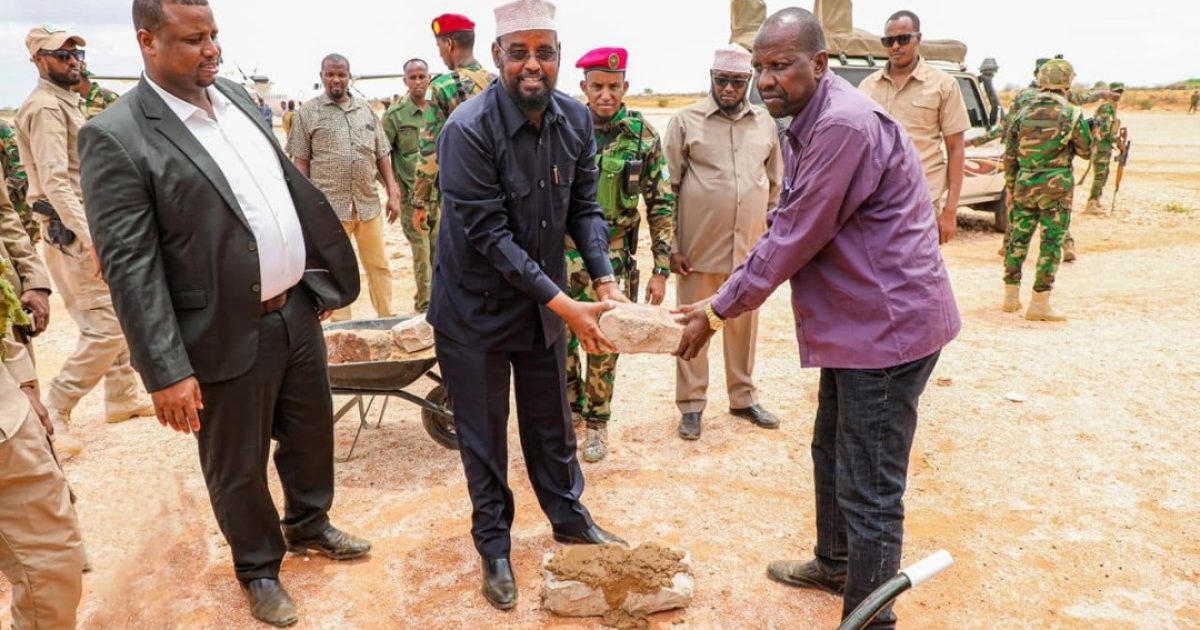 Madaxweynaha Jubbaland oo dhagax dhigay garoonka Ceelwaaq “SAWIRRO”