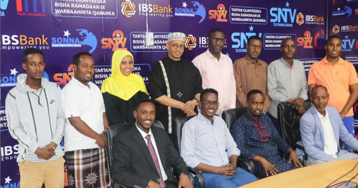 Wasiirka Warfaafinta oo si rasmi ah u soo xiray Tartan Cilmiyeedka Warbaahinta Qaranka “SAWIRRO”