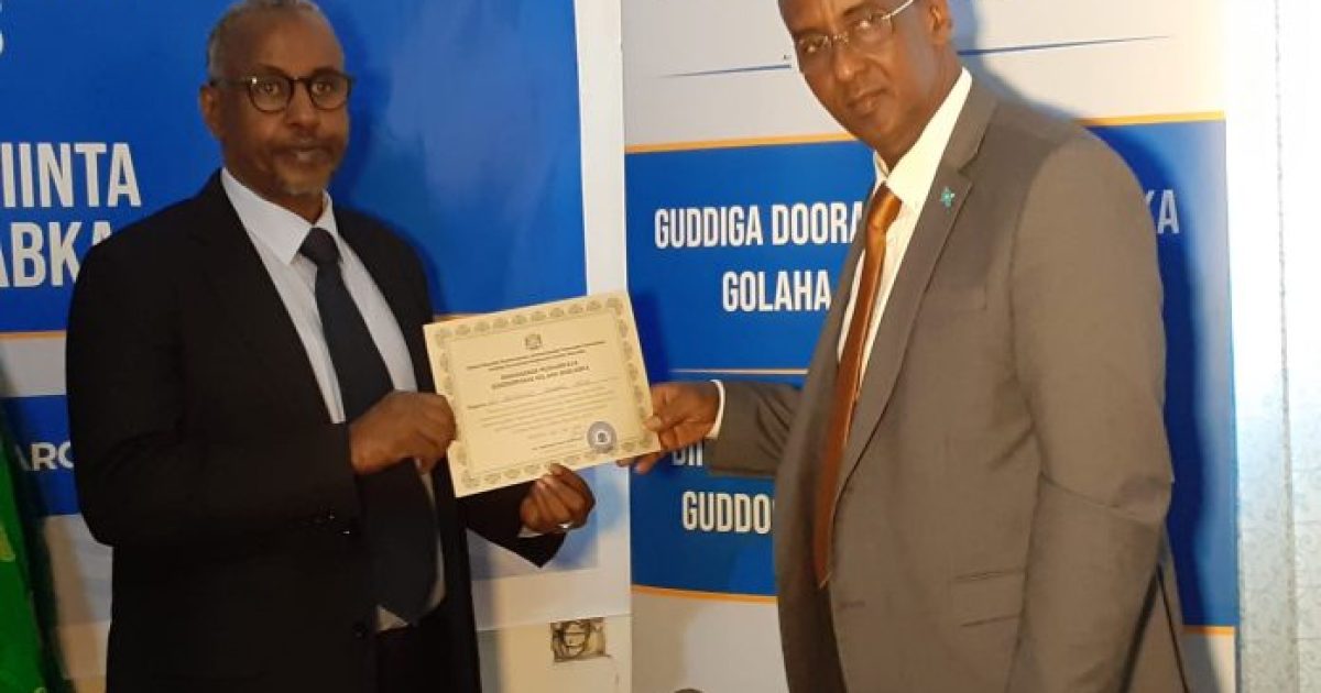 Shahaado siinta Musharrixiinta Guddoonka labada Aqal oo maalintii 2aad socota