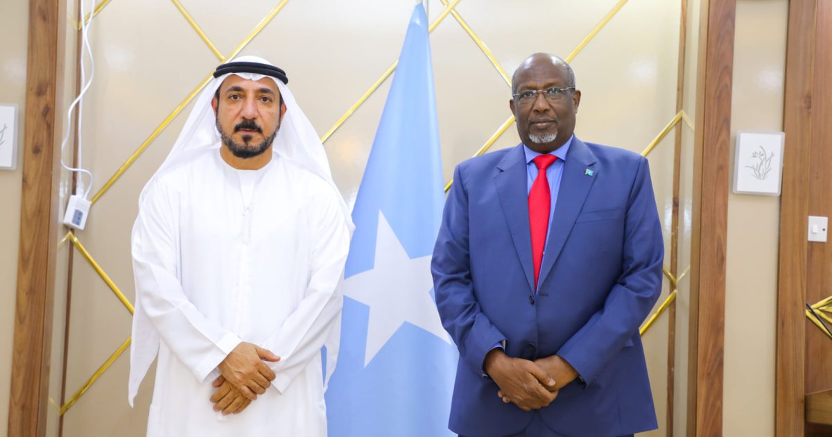 Guddoomiyaha golaha shacabka oo la kulmay safiirka imaaraadka ee Soomaaliya