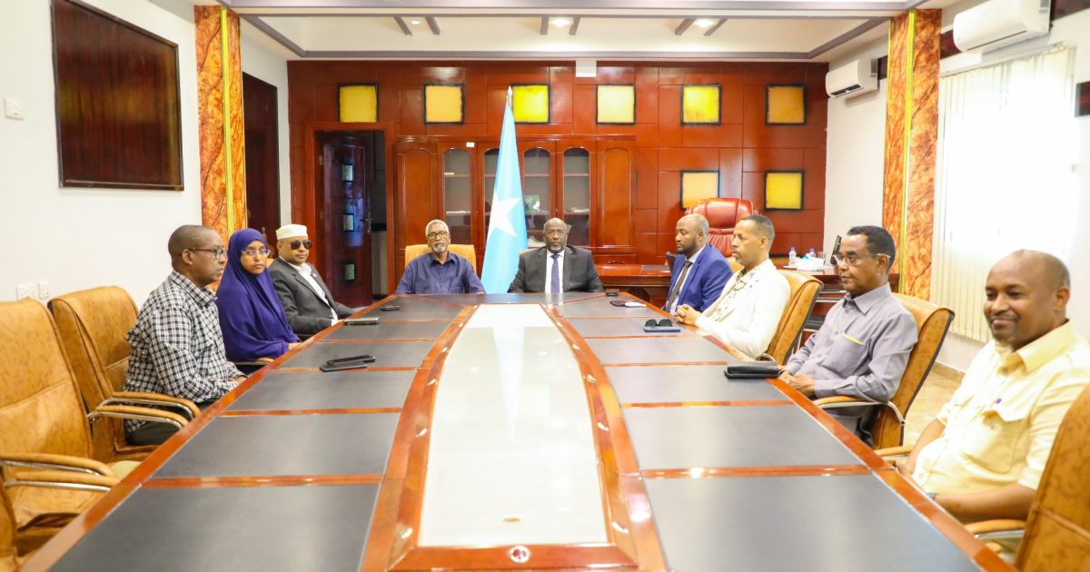 Guddoonka labada Aqal oo kulan la qaatay guddigii doorashooyinka Madaxweynaha “SAWIRRO”