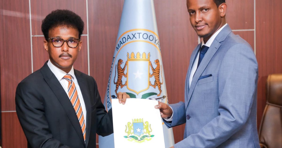 Agaasimaha Warfaafinta Madaxtooyada oo xilka kala wareegay Agaasimihii hore