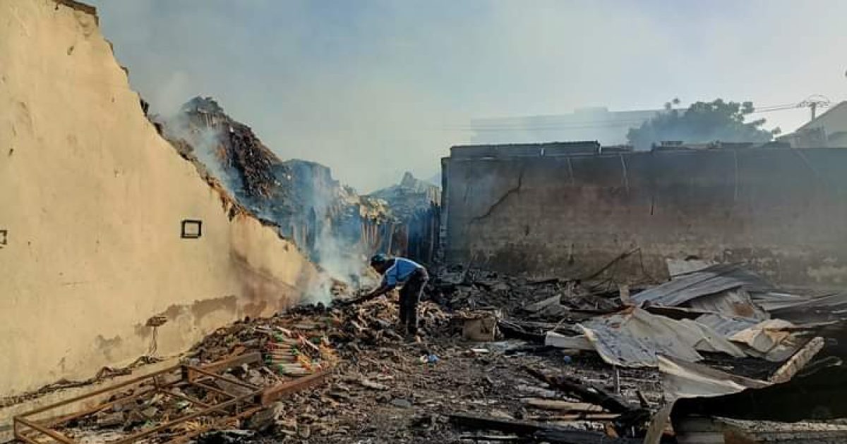 Khasaare hantiyeed oo baaxadleh oo ka dhashay dabkii xalay