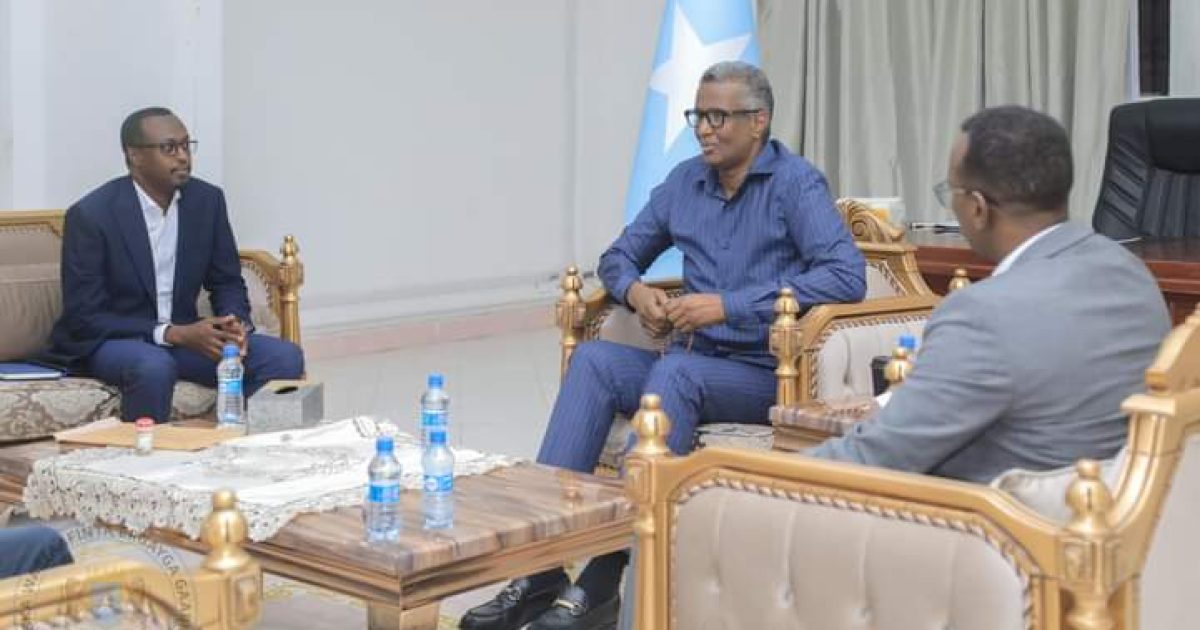 Ergayga gaarka ah ee arrimaha Beni-aadannimada XFS oo la kulmay xubno kala duwan