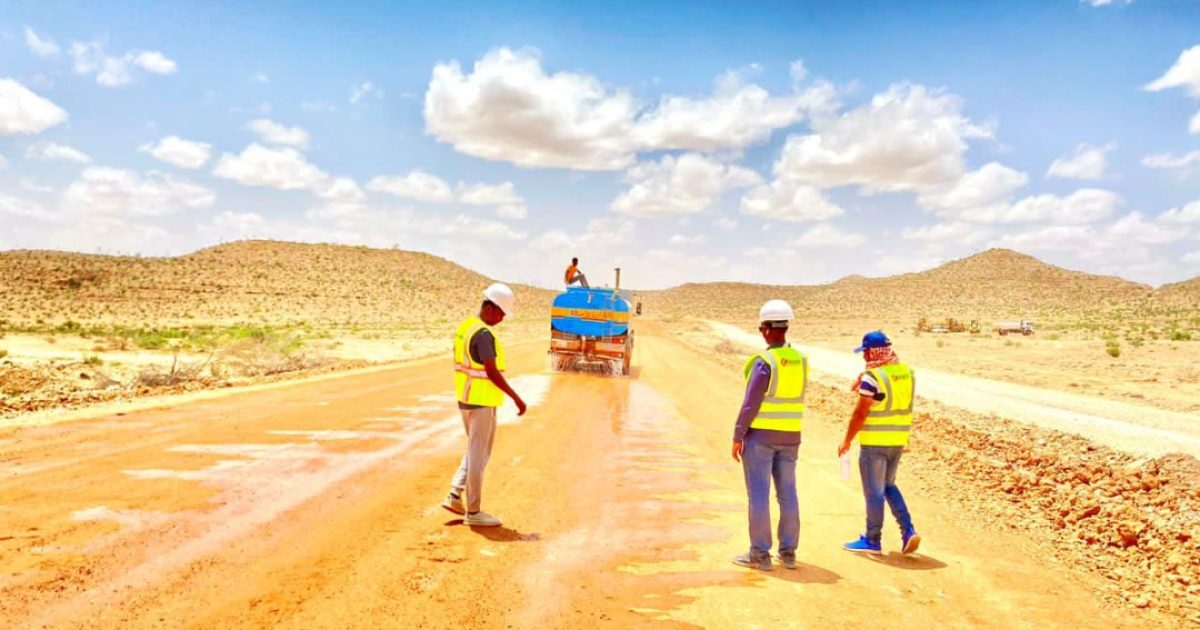 Dhismaha Waddada isku xirto Gaalkacyo iyo Garoowe oo meel fiican marayso