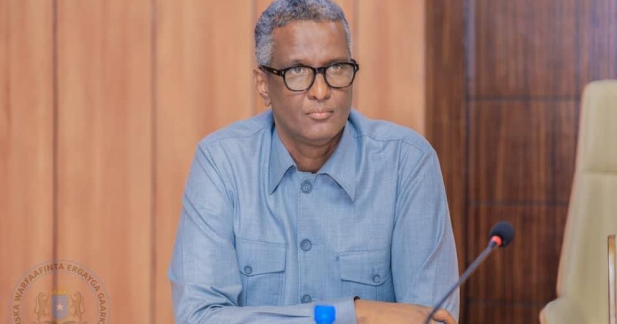 Cabdiraxmaan Cabdishakuur oo bogaadiyay gargaarka ay dalka keentay dowladda Qadar.