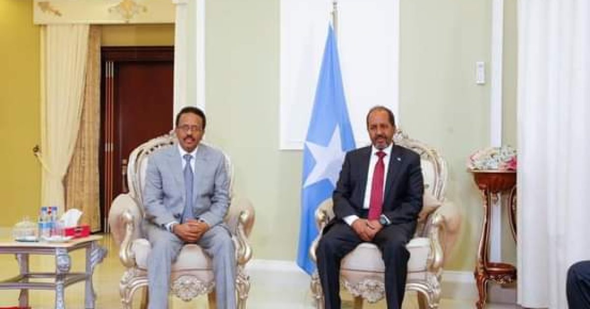 Madaxweyne Hassan sheikh oo maanta xilka kala wareegaya Madaxweynihii hore ee Dalka Maxamed Abdullaahi Farmaajo