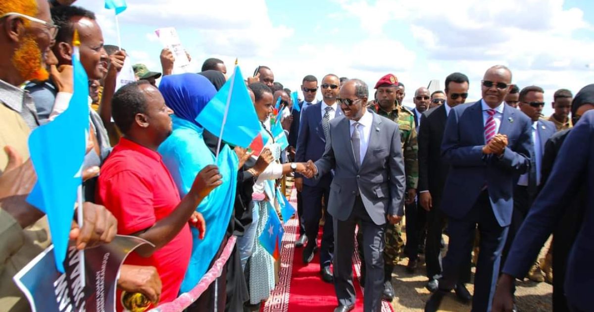 Madaxweyne Xasan Sheekh oo gaaray Baydhabo