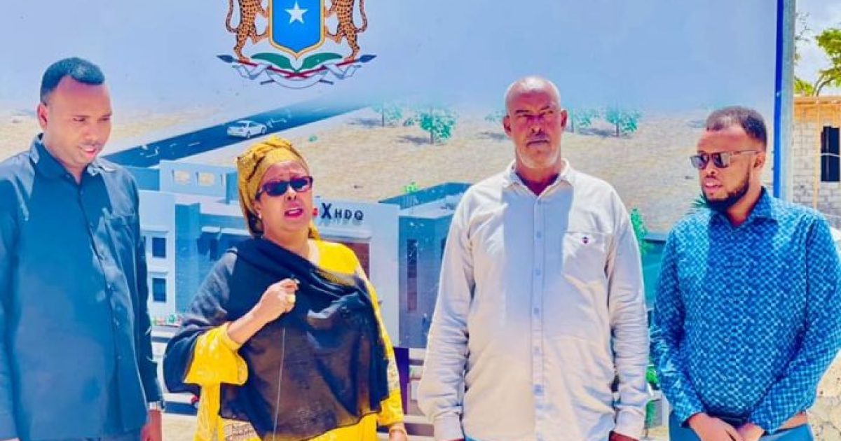 Wasiirka Gargaarka oo kormeertay dhismaha qeybo cusub oo lagu soo kordhinayo Wasaaradda “SAWIRRO”