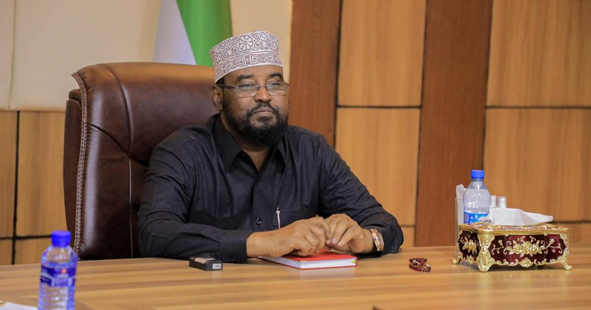 Madaxweynaha Jubbaland oo kulan la qaatay Golaha Wasiirada Maamulkaasi