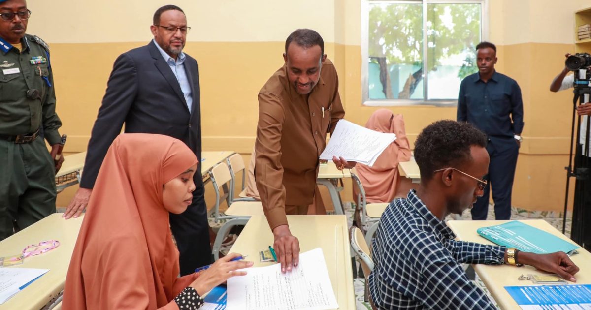 Ra’iisal wasaare Rooble oo daah-furay Imtixaanka shahaadiga ah ee dugsiyada sare