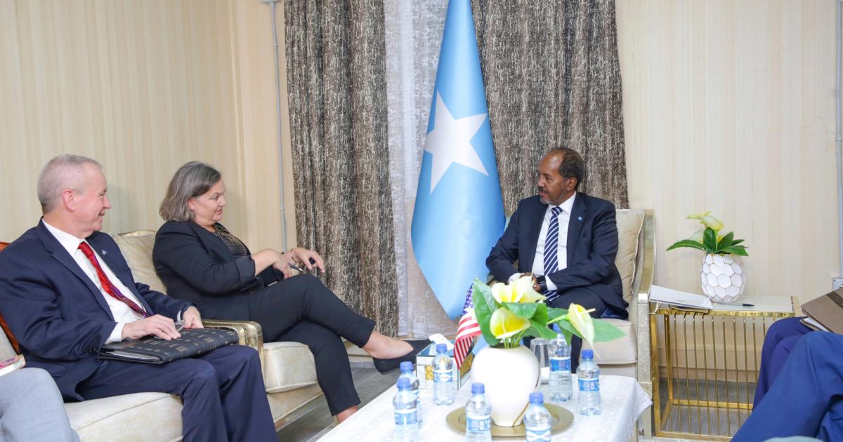 Madaxweyne Xasan Sheekh oo la kulmay Ku-Xigeenka Arrimaha Siyaasadda ee Xoghayaha Arrimaha Dibedda Maraykanka