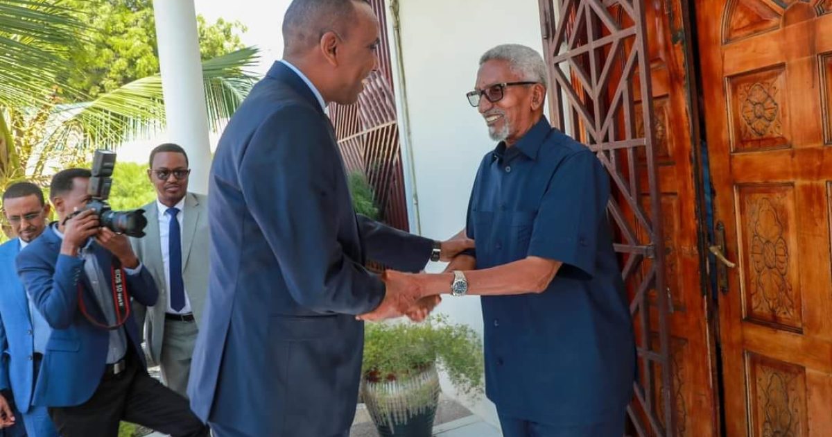 Guddoomiyaha Aqalka Sare oo qaabiley Ra’isul wasaaraha magacaaban +Sawirro