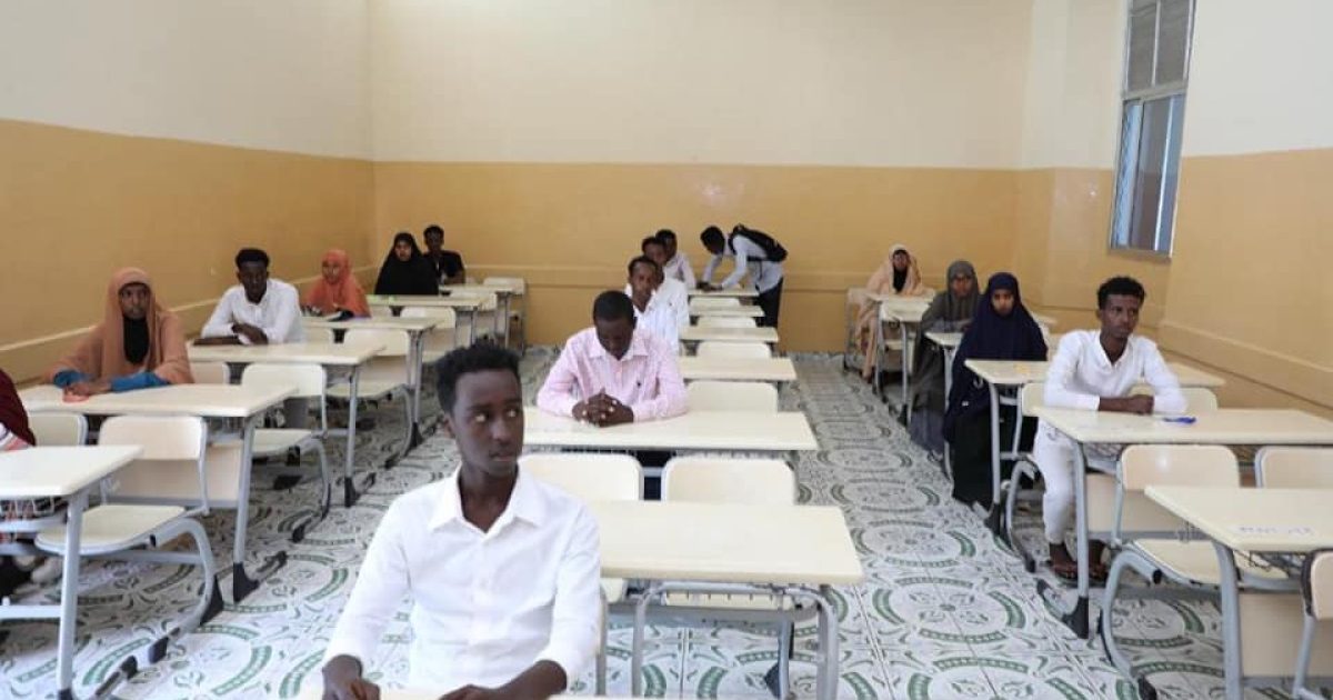 Imtixaanka shahaadiga ee dugsiga sare oo maalintii labaad si habsami leh u socda