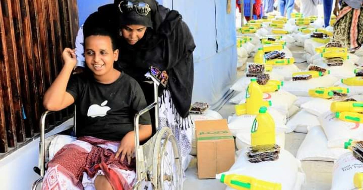 Qoysas danyar ah oo loo qeybiyay deeq raashin ah