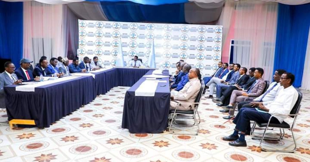 Sawirro: Labo sharci oo lagu ansixiyey shir ay isugu yimaadeen golaha wasiirrada Galmudug