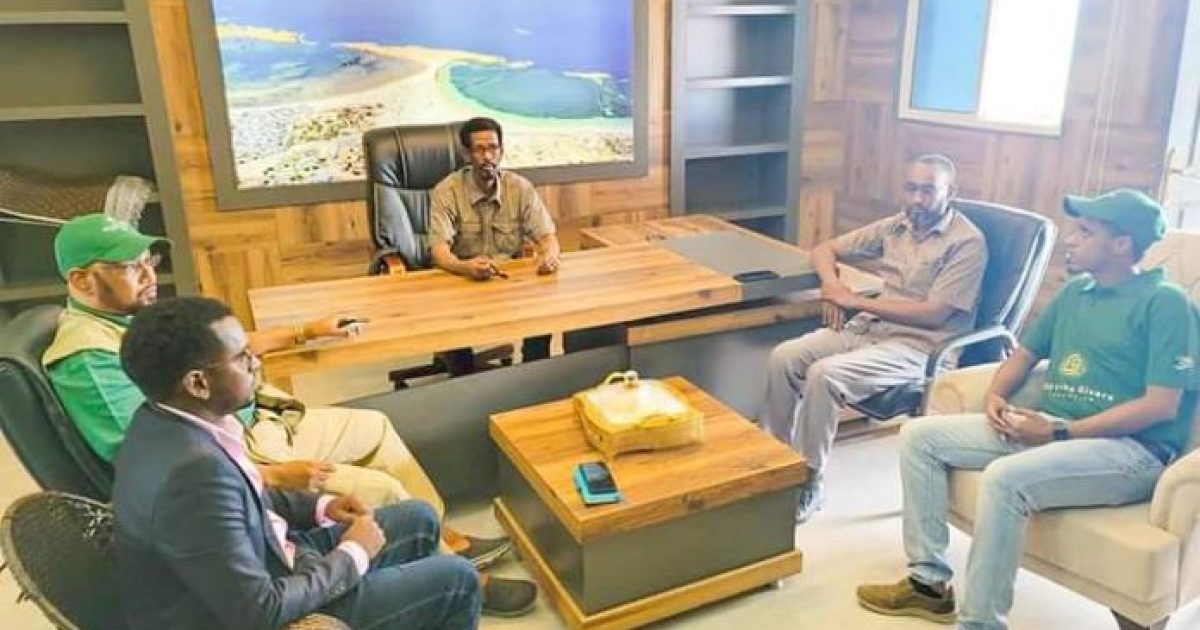 Jubbaland oo Hay’adaha samafalka kala hadashay u gurmashada dadka ay Abaaraha sameyeen