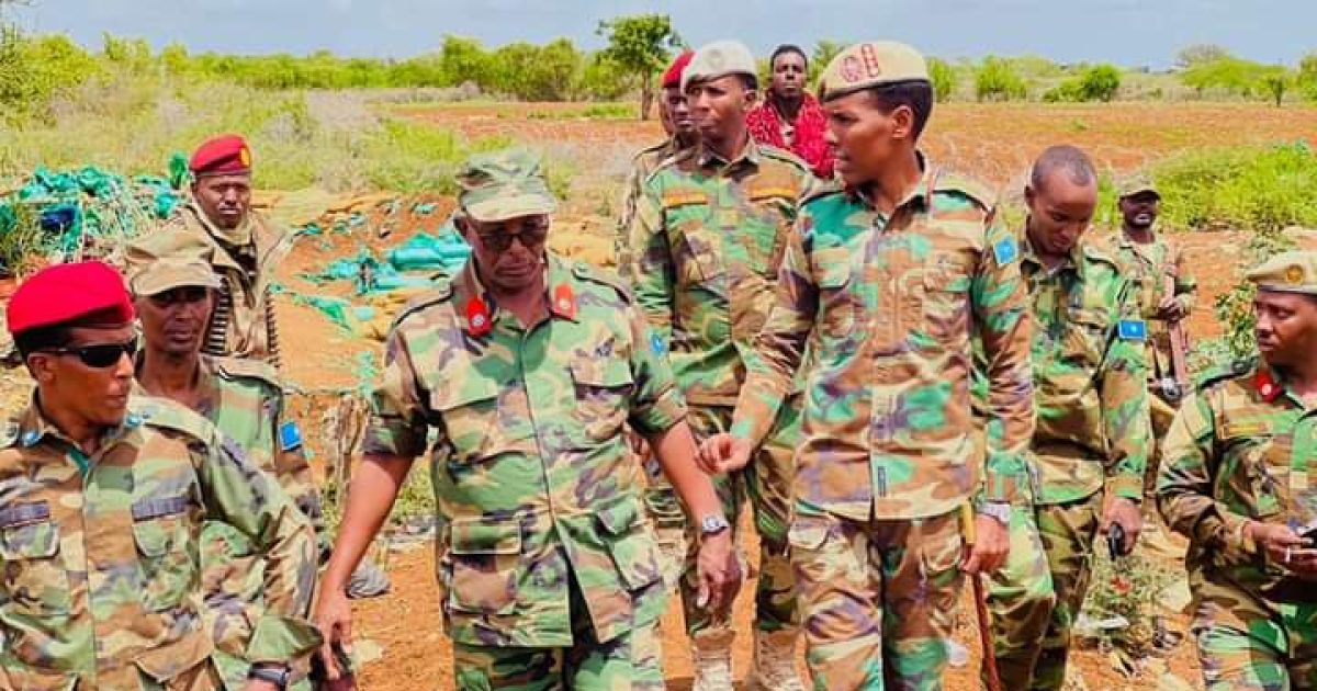 Taliyaha Ciidanka Xoogga oo kormeeray fariisamaha Ciidanka gobolka Baay