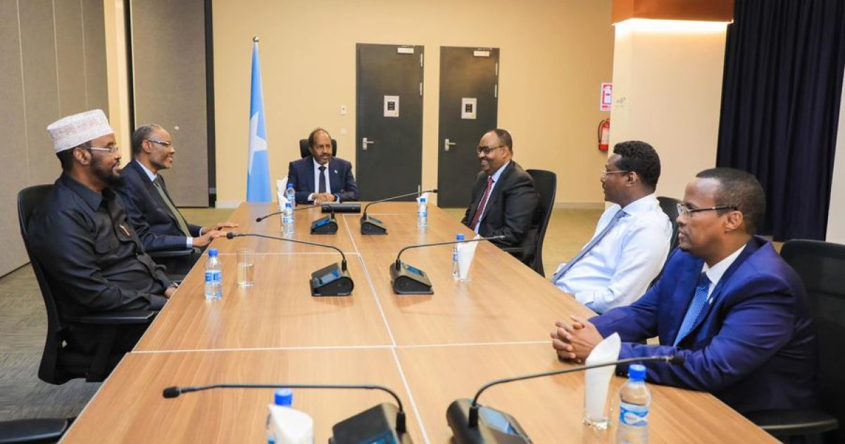 Madaxda maamul goboleedyada dalka oo hambalyo ku aadan xuska 26-ka Juun u diray shacabka Soomaaliyeed