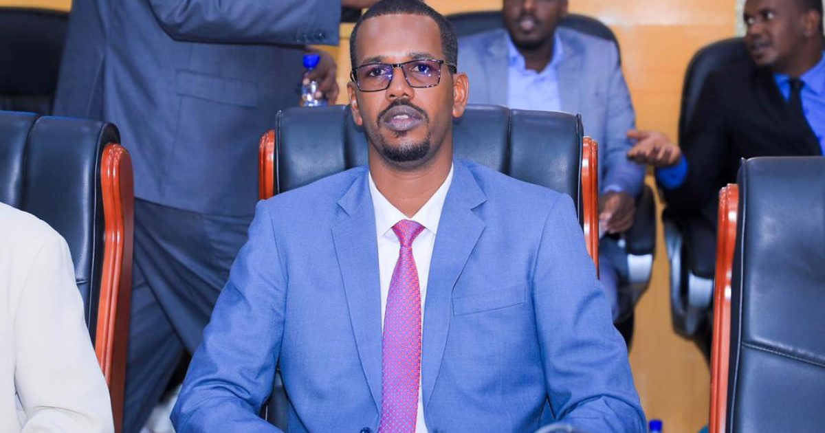 Wasiirka Xanaannada Xoolaha Puntland oo ku baaqay in gurmad deg deg ah lala gaaro dadka ay abaartu saameysay