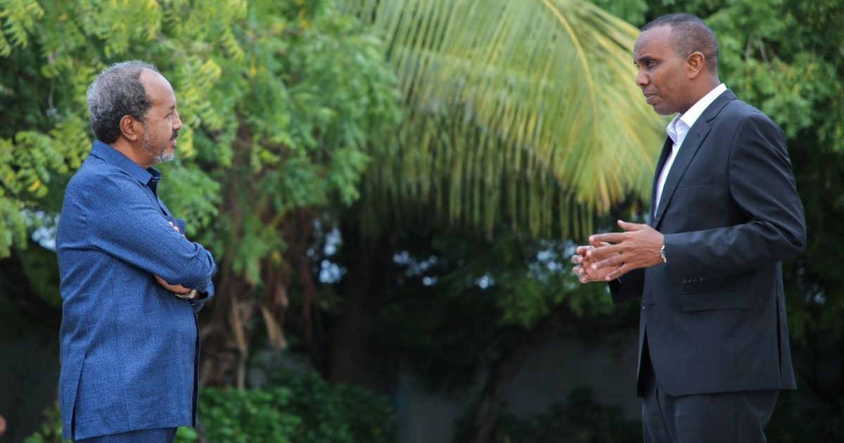 Sawirro: Madaxweyne Xasan Sheekh oo shacabka uga warbixiyey xaaladiisa caafimaad