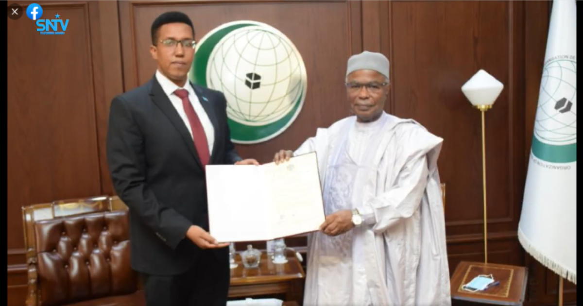 Ergey ka socda DFS oo waraaqaha aqoonsiga u gudbiyay Xoghayaha Guud ee ururka Islaamka