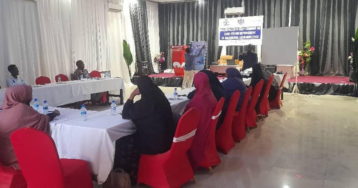 Wasaaradda Caafimaadka Soomaaliya oo tababar u furtay shaqaale ka howlgala Isbitaalada Dhuusamareeb