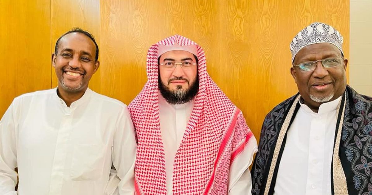 Guddoomiyaha Golaha Shacabka iyo RW hore ee dalka oo kulan sagootin ah la qaatay Imaamka masjidka barakeysan