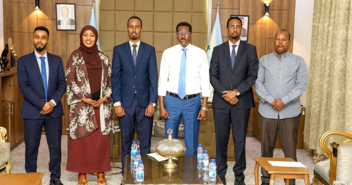 Madaxweynaha Galmudug iyo Wasiirka Arrimaha Bulshada XFS Oo Ka Wada Hadlay Barnaamijka Baxnaano