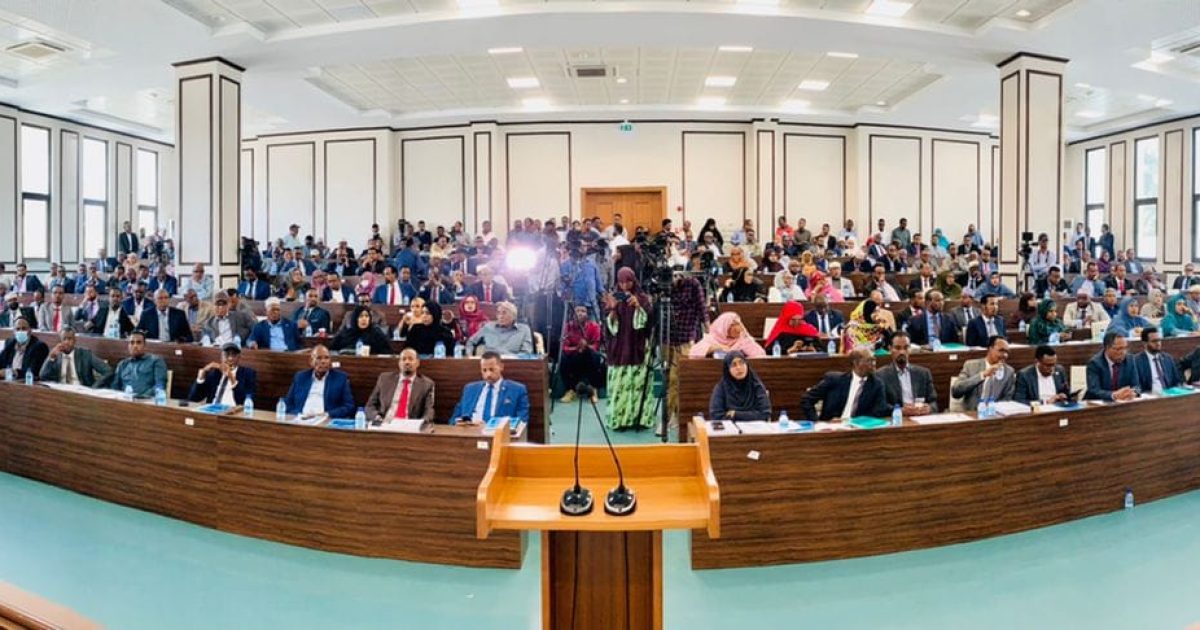 DEG DEG: Golaha Shacabka oo Ra’isul wasaaraha siiyay waqti dheeraad ah oo xukuumadda ku soo dhiso