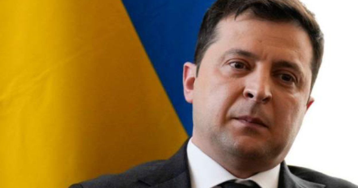 Madaxweynaha dalka Ukraine, Volodymyr Zelensky oo shaqada ka ceyriyey madaxii amniga iyo dacwad oogaha guud ee dalkaas