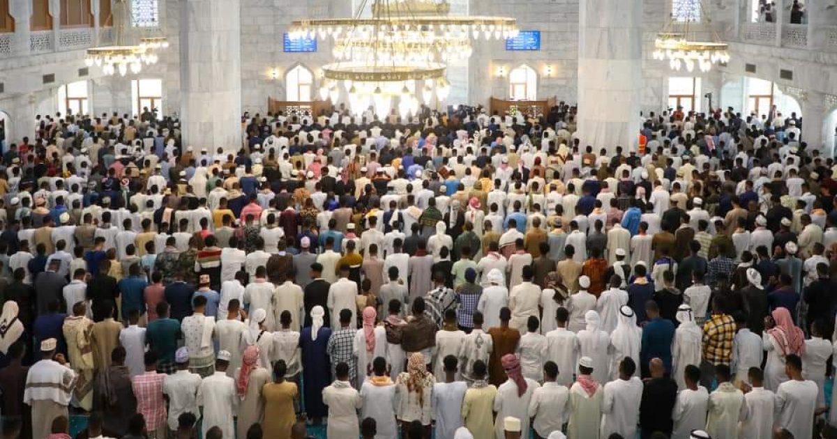 Mas’uuliyiinta Dowladda oo Salaadda Ciida dadweynaha la tukaday