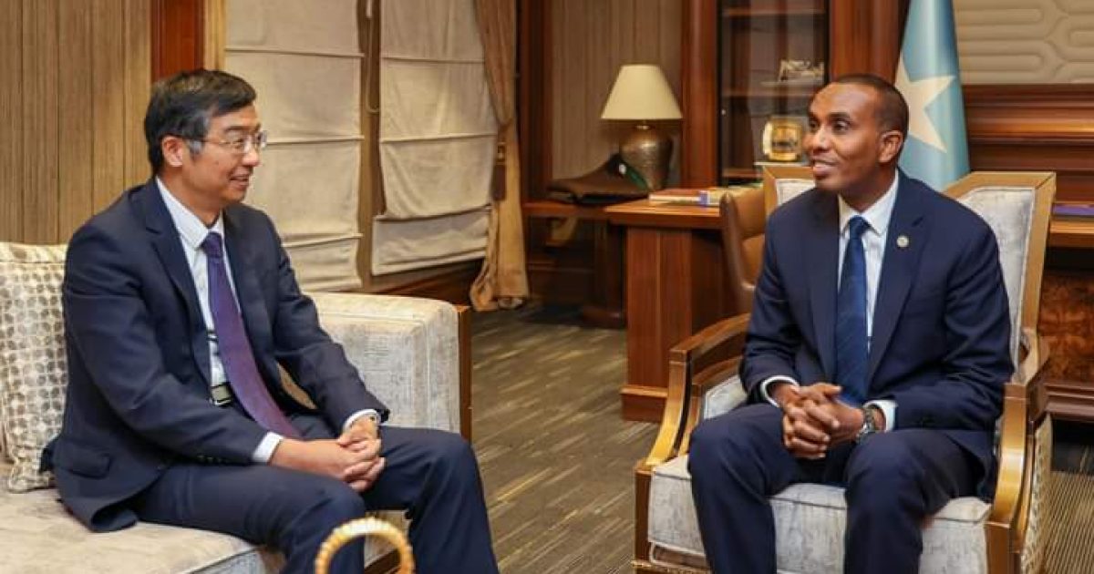 Ra’iisul Wasaare Xamse Oo Qaabilay Danjiraha Shiinaha Ee Soomaaliya