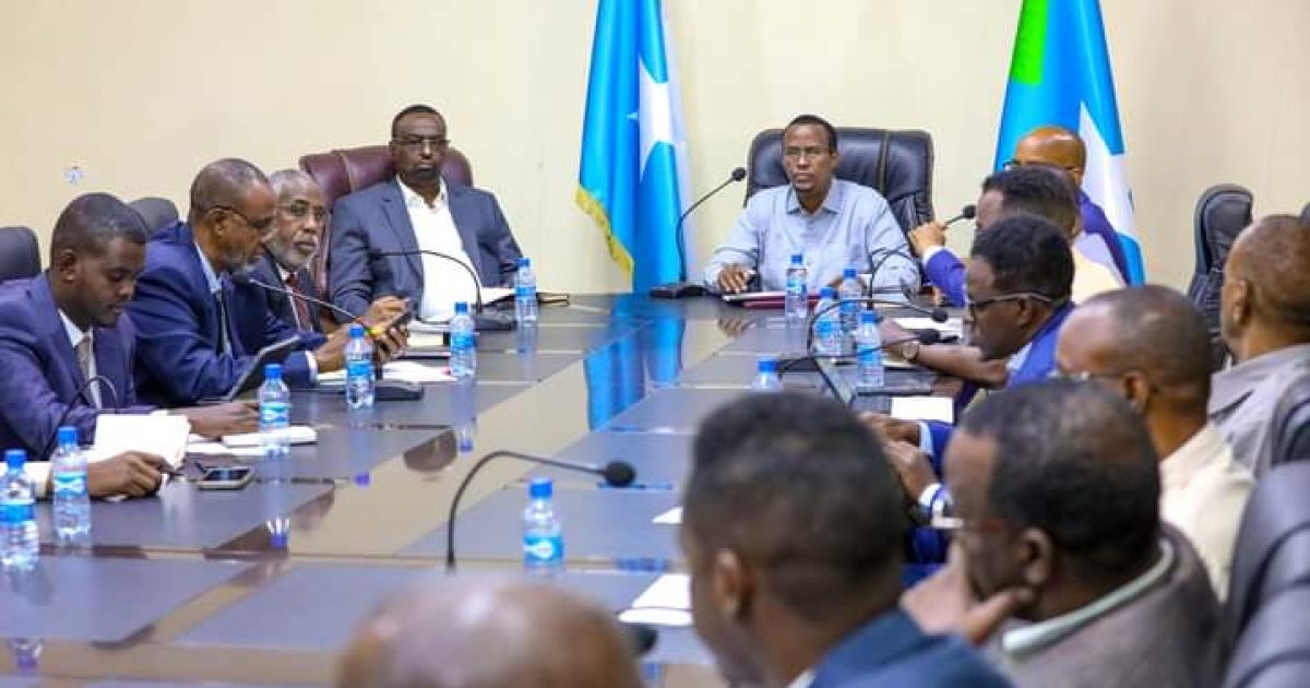 Cali Guudlaawe oo shir Guddoomiyay kulanka golaha wasiirada Hirshabeelle