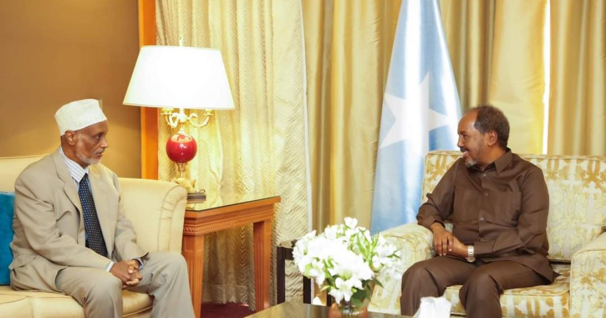 Madaxweyne Xasan Sheekh Oo La kulmay Madaxweynihii 5aad ee Dalka