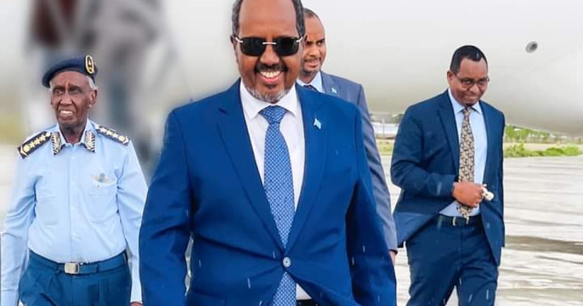Madaxweyne Xasan Sheekh Oo Dalka Dib Ugu Soo Laabtay
