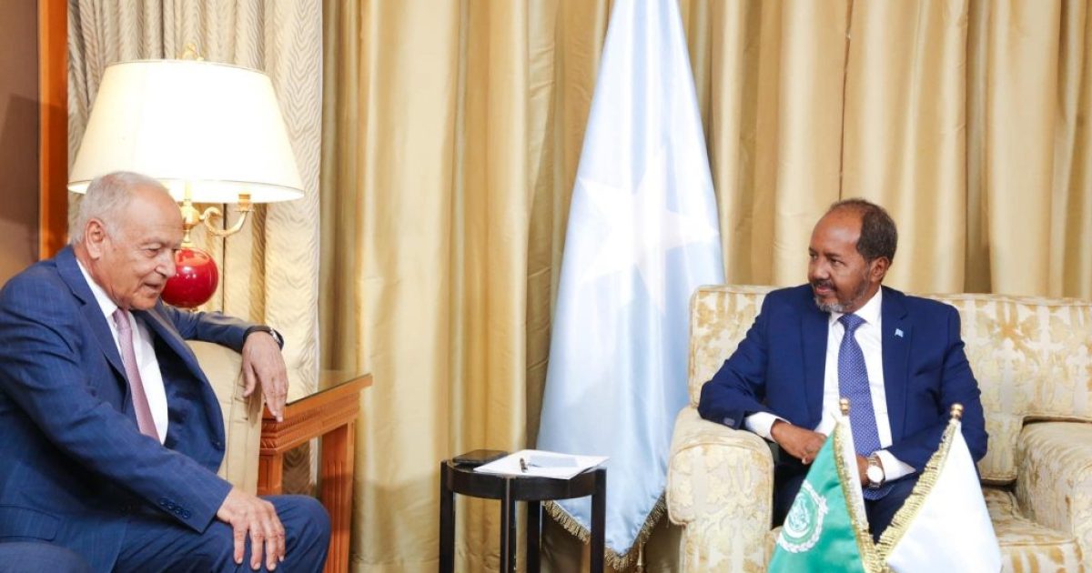 Madaxweynaha Soomaaliya oo kulan la qaatay xoghayaha guud ee Ururka Jaamacadda Carabta