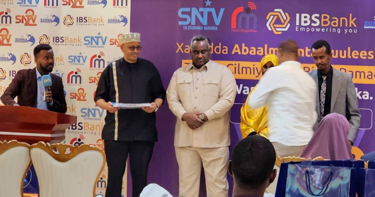 Sawirro: Degmooyinkii ku guuleystay kaalimaha hore ee tartankii Ramadaanka oo la abaal-mariyey