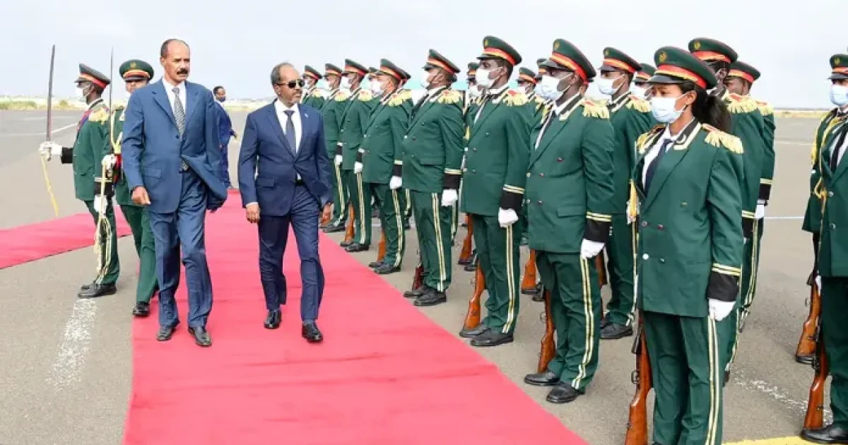 Sawirro: Madaxweyne Xasan Sheekh oo si weyn loogu soo dhoweeyey Asmara