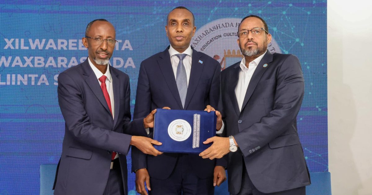 Wasiirka cusub ee Waxbarashadda Oo  La Wareegay xilka