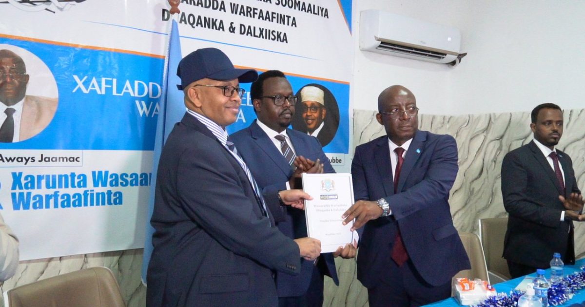 Wasiirka Warfaafinta Soomaaliya Oo Maanta La Wareegay Xilka