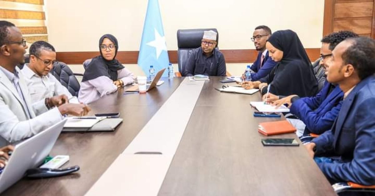 Wasiirka Arrimaha Gudaha, Federaalka iyo Dib-u-heshiisiinta XFS oo kulan la qaatay wafdi kasocday Hey’adda Caalamiga ee Nabad dhiska