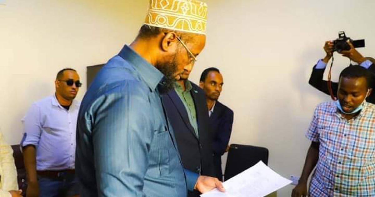 Wasiirka Diinta Oo Kormeeray Qeybaha Ay Ka Koobantahay Wasaaradda