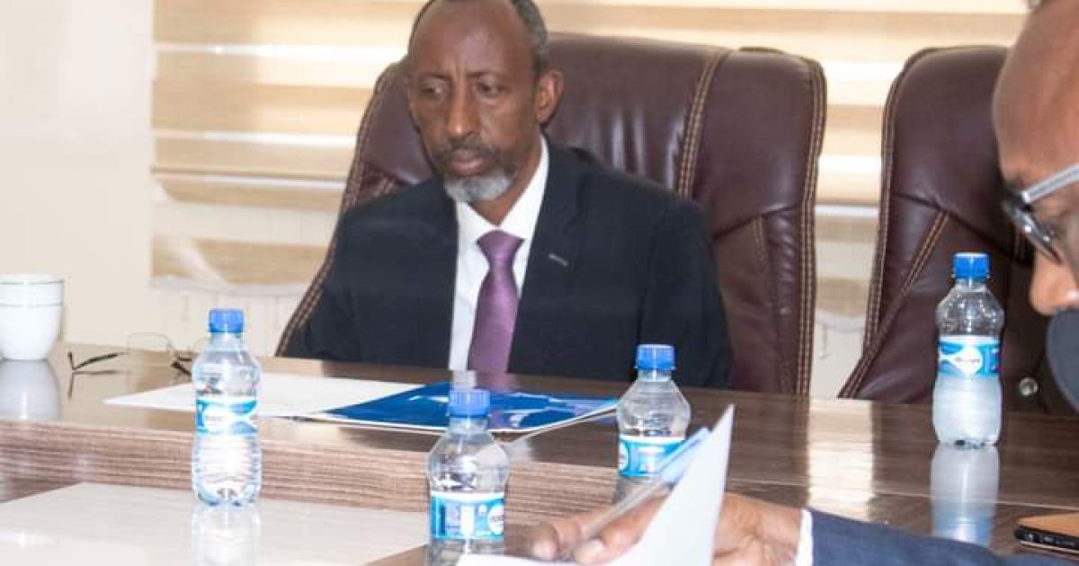 Madaxda Wasaaradda Waxbarashada Oo La Kulmay Maamulka Sare Ee Jaamacadda Ummadda