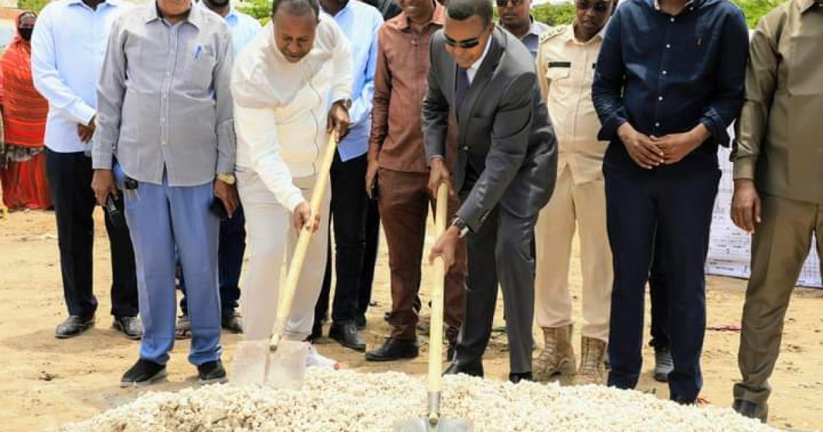 Duqa Muqdisho oo dhagax-dhigay Biya-Mareenka wadada Ceel Qaloow