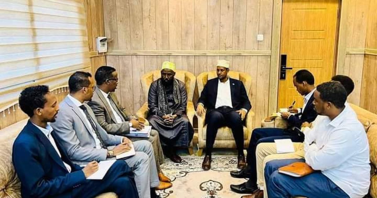 Wasiirka Diinta Oo Qaabilay Xubno Ka Socday Guddiga Qaranka Shaqaalaha Rayidka Dowladda